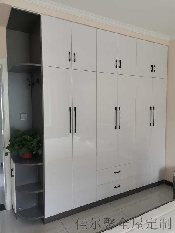 全屋定制衣柜