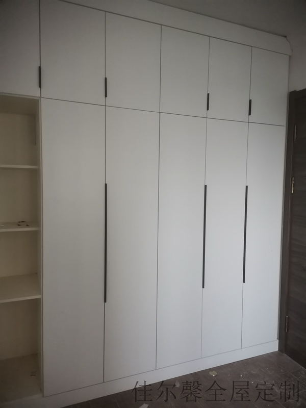 全屋定制衣柜