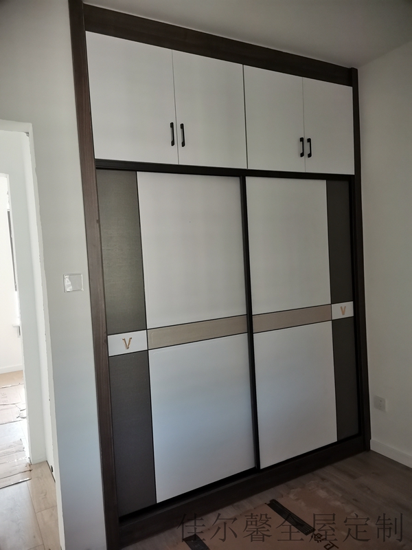 全屋定制衣柜