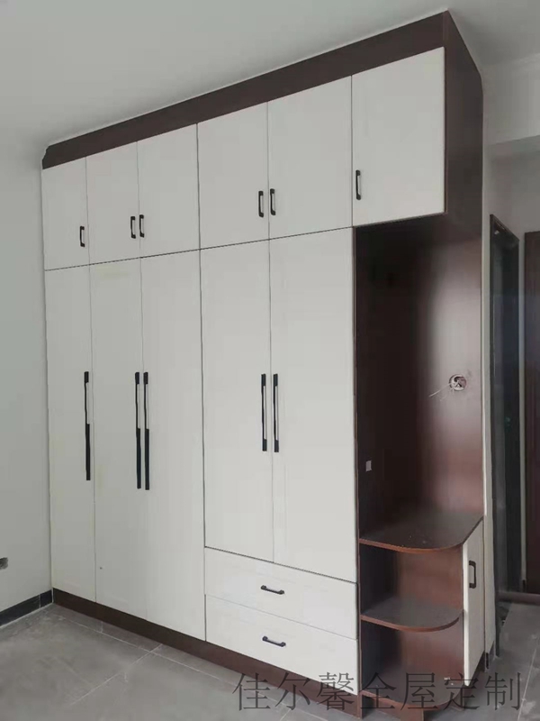 全屋定制衣柜